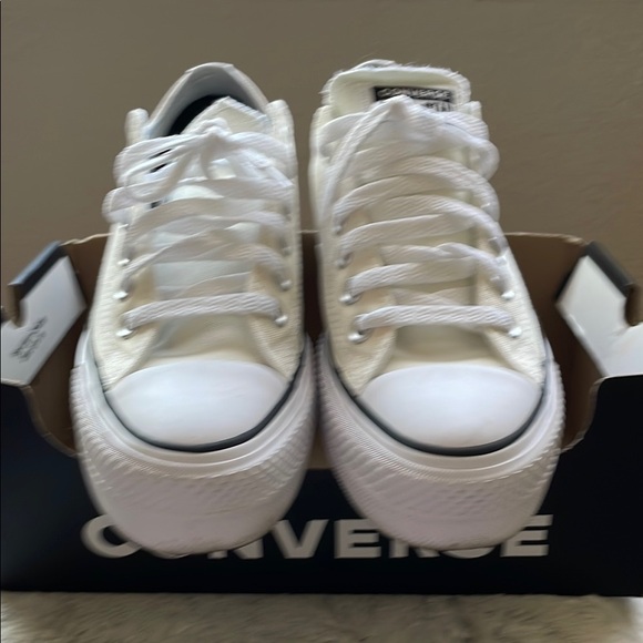 Converse White Low-Top Sneakers - Picture 1 of 7